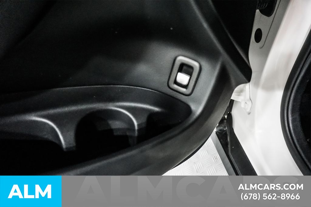 Used 2022 White Mercedes-Benz GLC 300 image 41