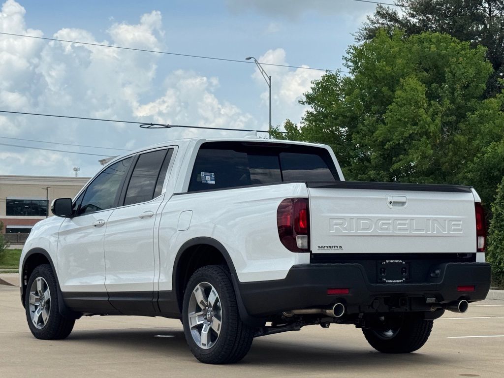 2026 Honda Ridgeline RTL White at Community Honda