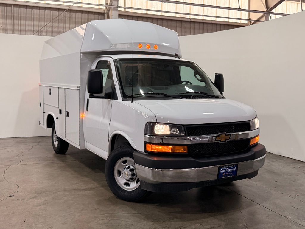 2025 Chevrolet Express 3500 Work Van