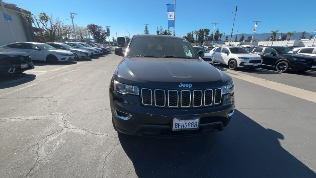 Thumbnail: 2018 Jeep Grand Cherokee - 3