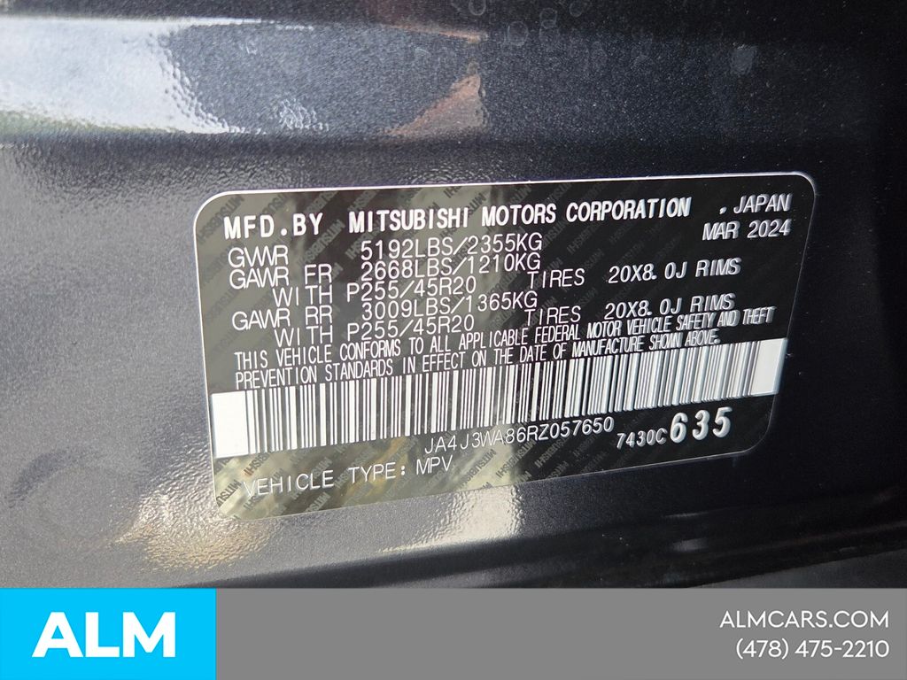 Used 2024  Mitsubishi SEL image 7