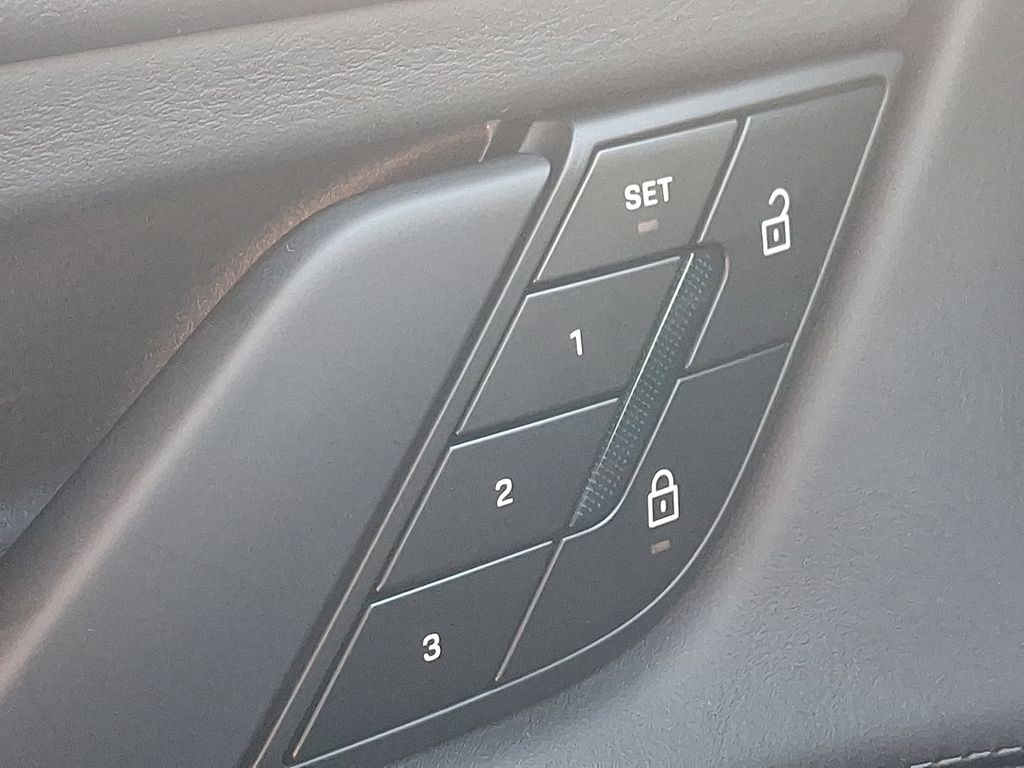 Thumbnail: 2026 Porsche Taycan - 24