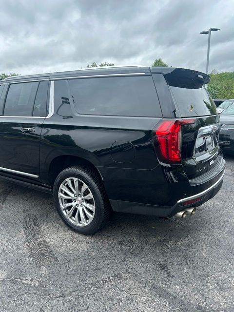 Used 2022 Black GMC Denali image 10
