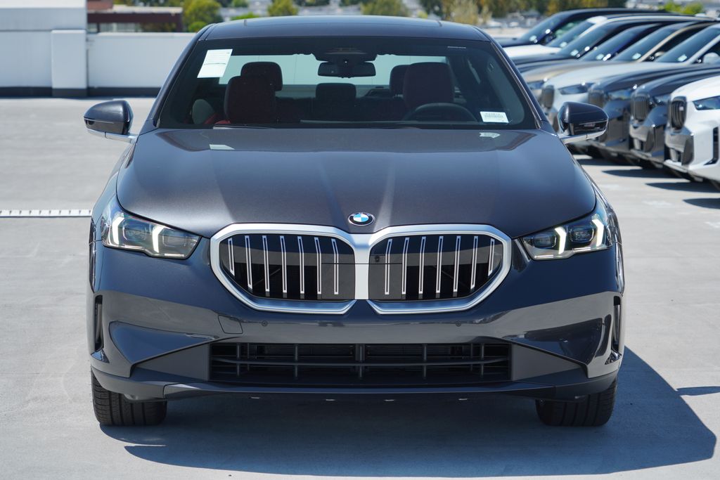 Thumbnail: 2027 BMW 5 Series - 2