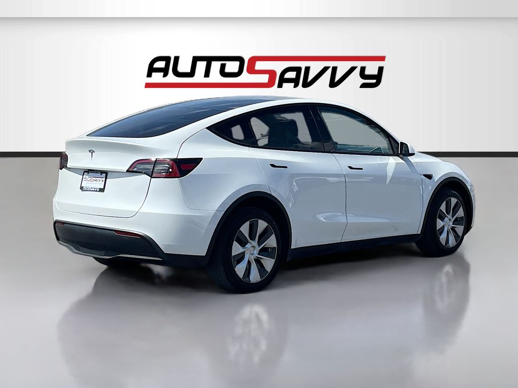 Used 2024 White Tesla Standard Range image 7