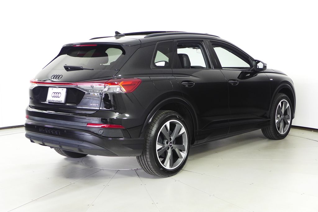 Thumbnail: 2023 Audi Q4 e-tron - 7
