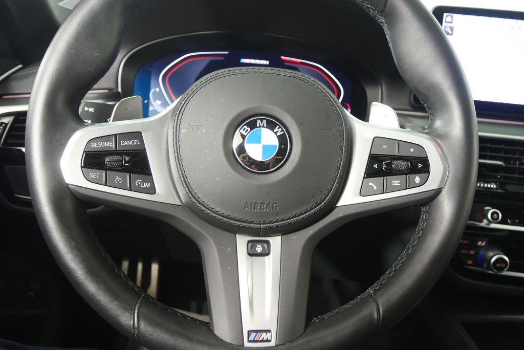 Thumbnail: 2022 BMW 5 Series - 22