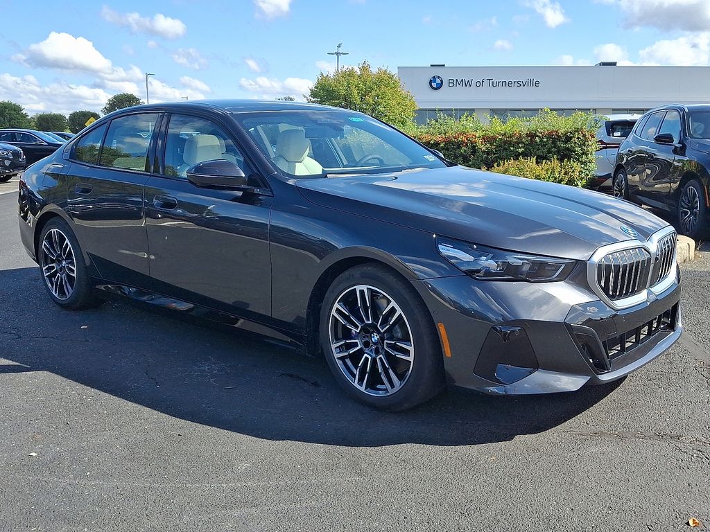 Thumbnail: 2026 BMW 5 Series - 2