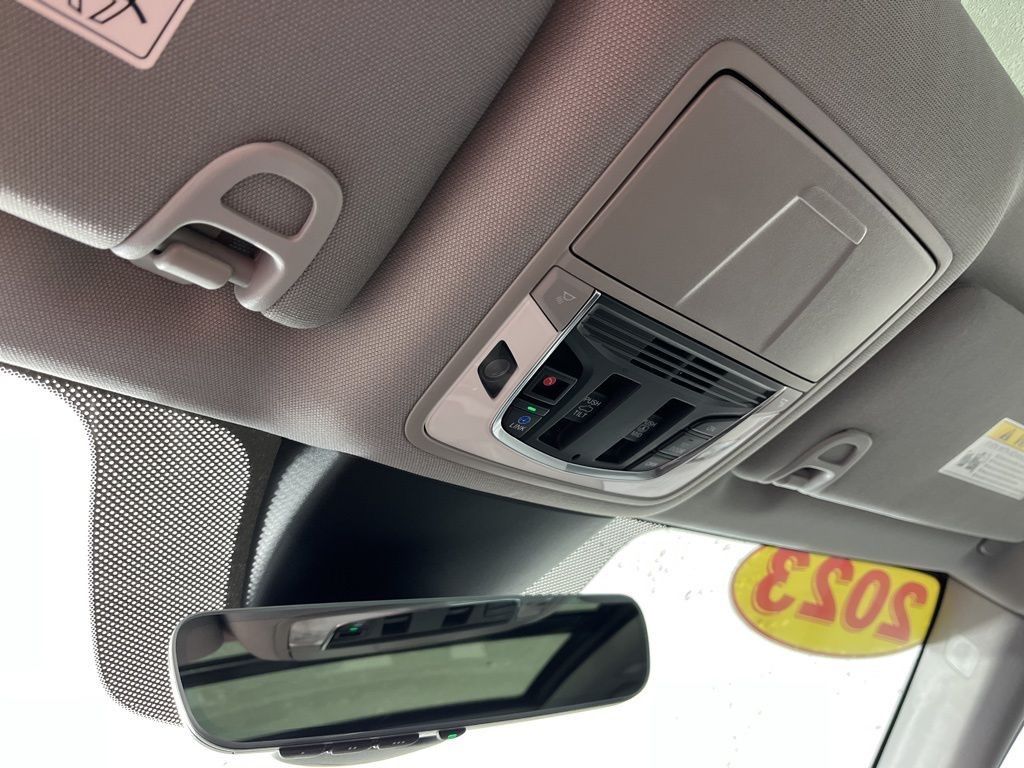 Thumbnail: 2023 Acura MDX - 25