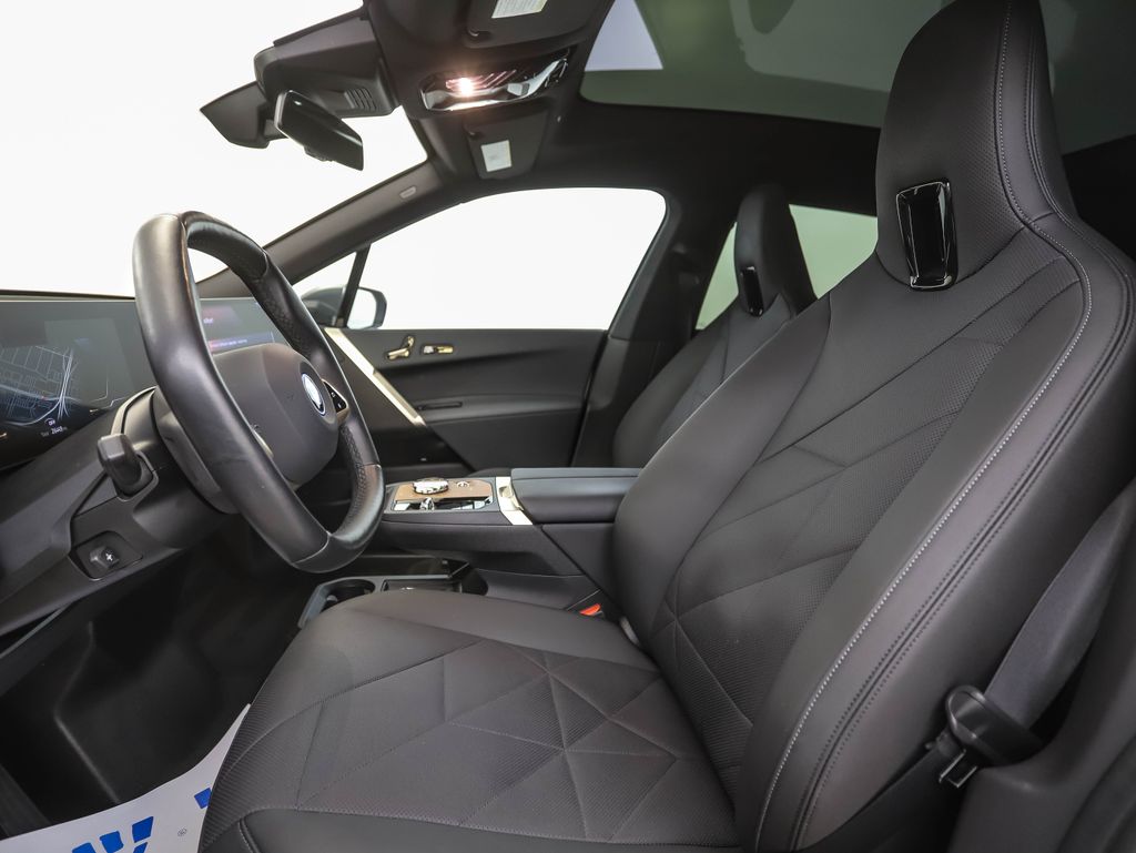 Thumbnail: 2023 BMW iX - 11