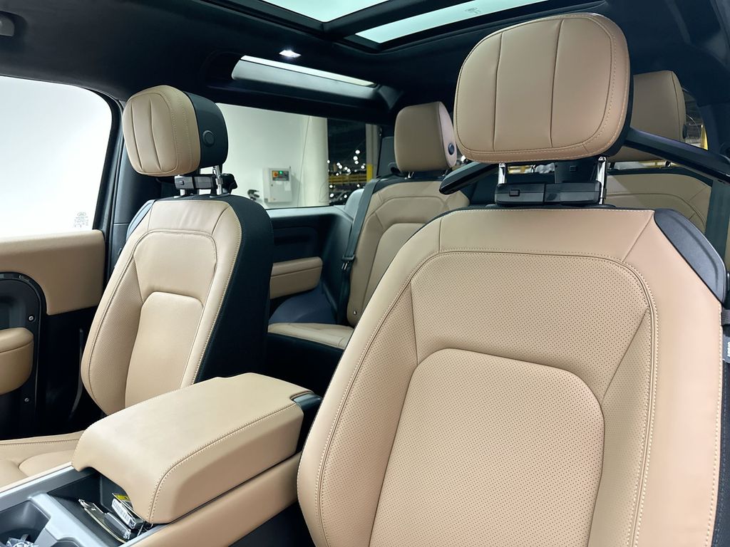 Thumbnail: 2026 Land Rover Defender - 9