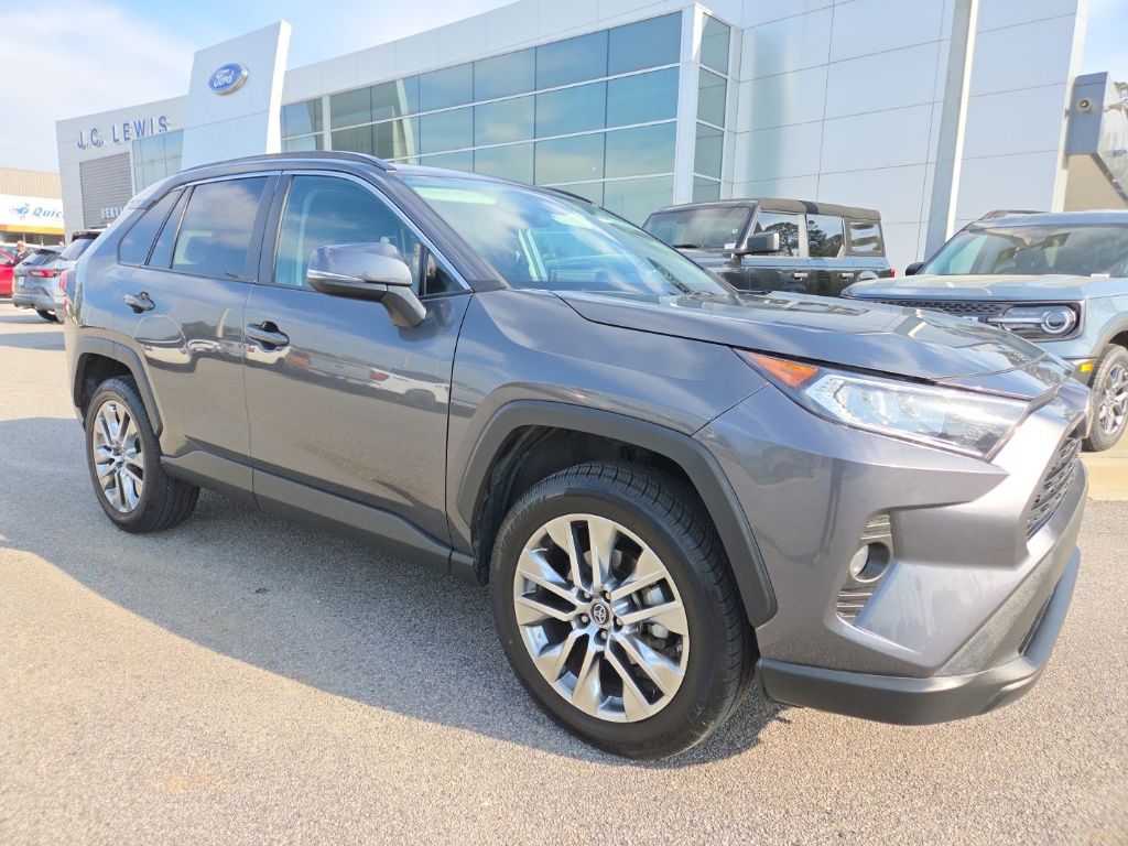 2019 Toyota RAV4 XLE Premium FWD