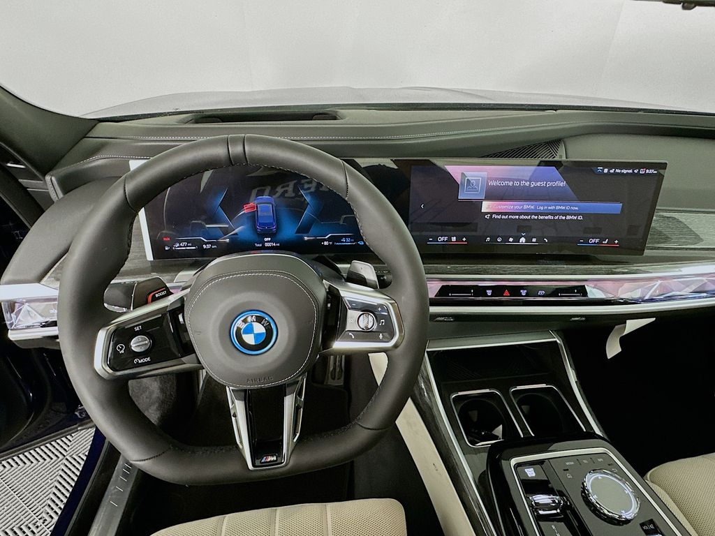 Thumbnail: 2026 BMW 7 Series - 10