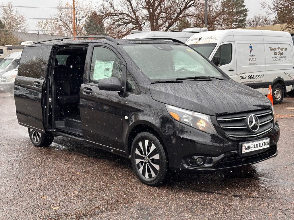 2023 Mercedes-Benz Metris Passenger 24