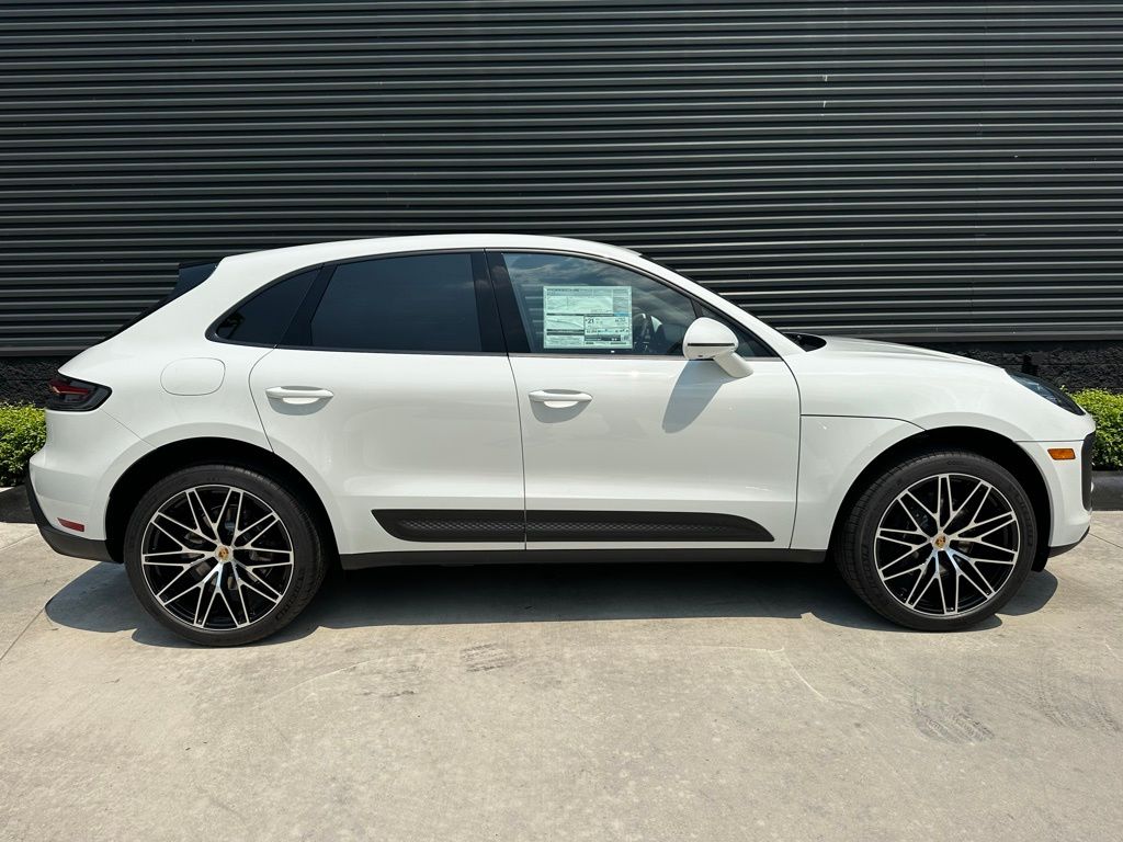 Thumbnail: 2026 Porsche Macan - 9