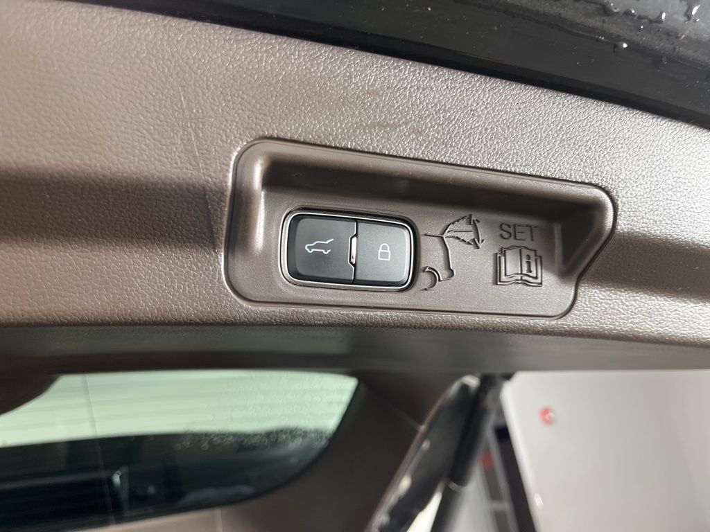 Thumbnail: 2022 Ford Explorer - 12