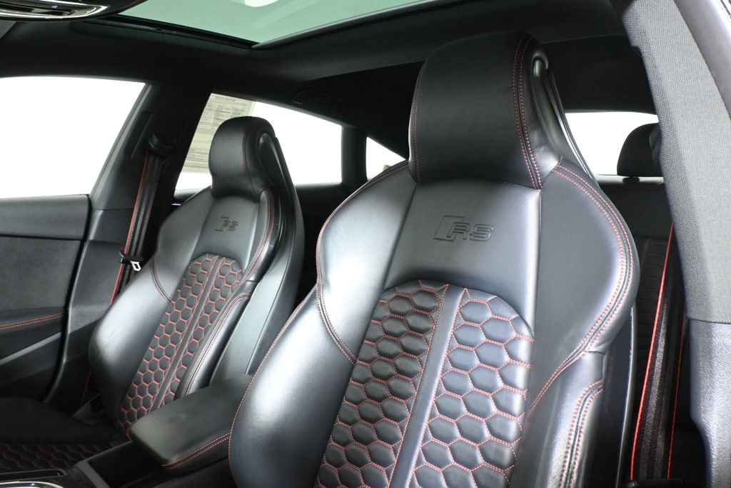 Thumbnail: 2022 Audi RS 5 - 16