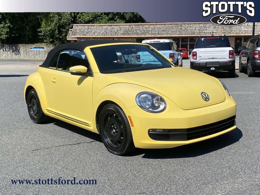  2013 Volkswagen Beetle 2.5L Convertible   