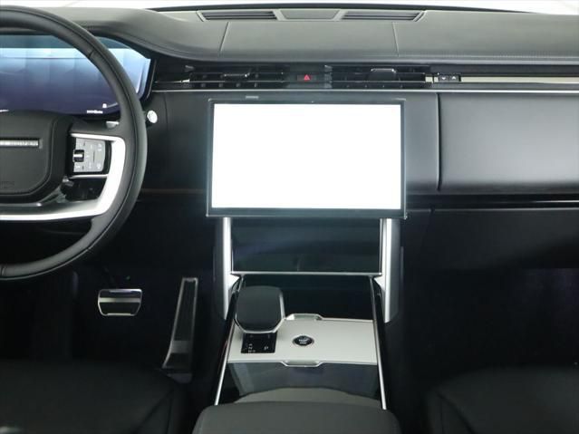 Thumbnail: 2025 Land Rover Range Rover - 14