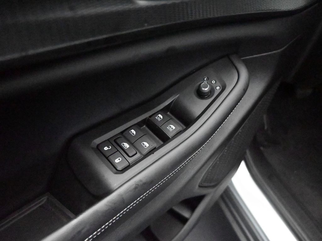 Used 2024 Silver Zynith Jeep Laredo image 27