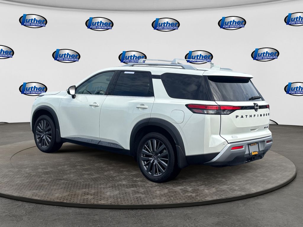 2024 Nissan Pathfinder SL White at Bob Ruth Ford