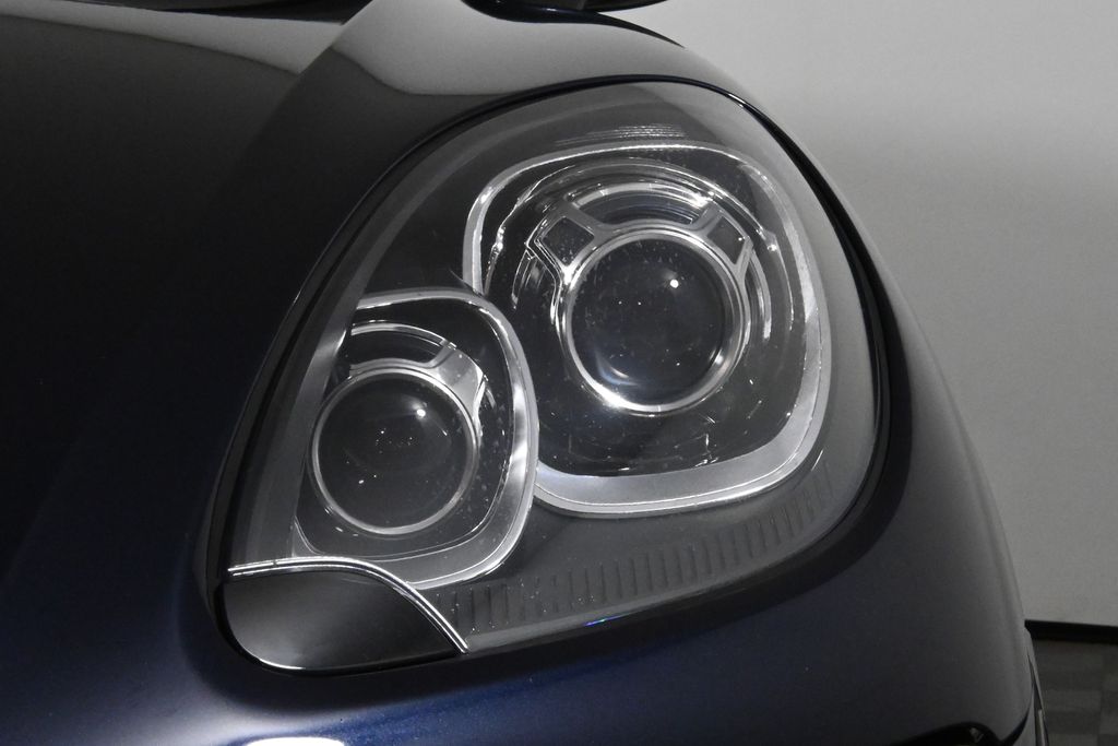 Thumbnail: 2018 Porsche Macan - 11