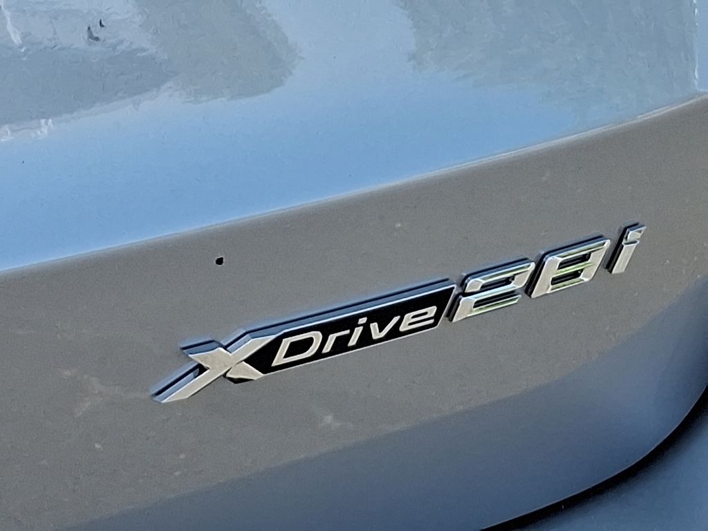 2025 BMW X1 xDrive28i 12
