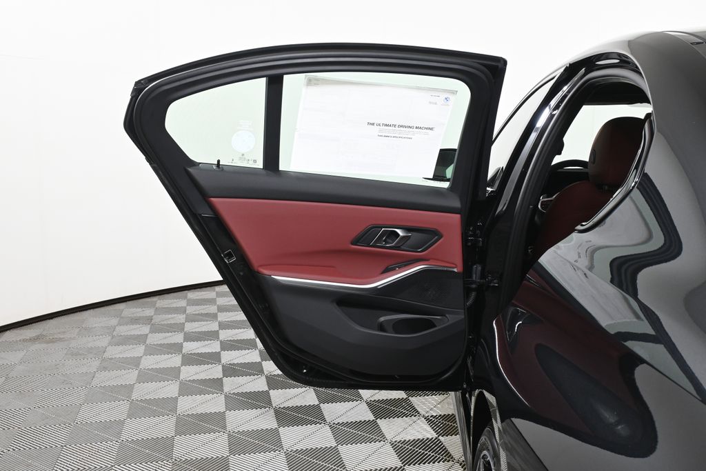 Thumbnail: 2026 BMW 3 Series - 26