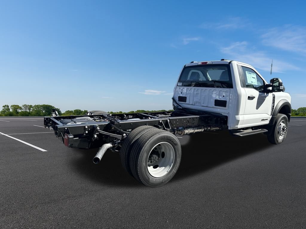 New 2025 Ford Super Duty F-600 Chassis Regular Cab (DRW) 169" Wheelbase XL