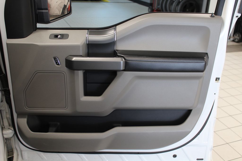 Thumbnail: 2015 Ford F-150 - 24