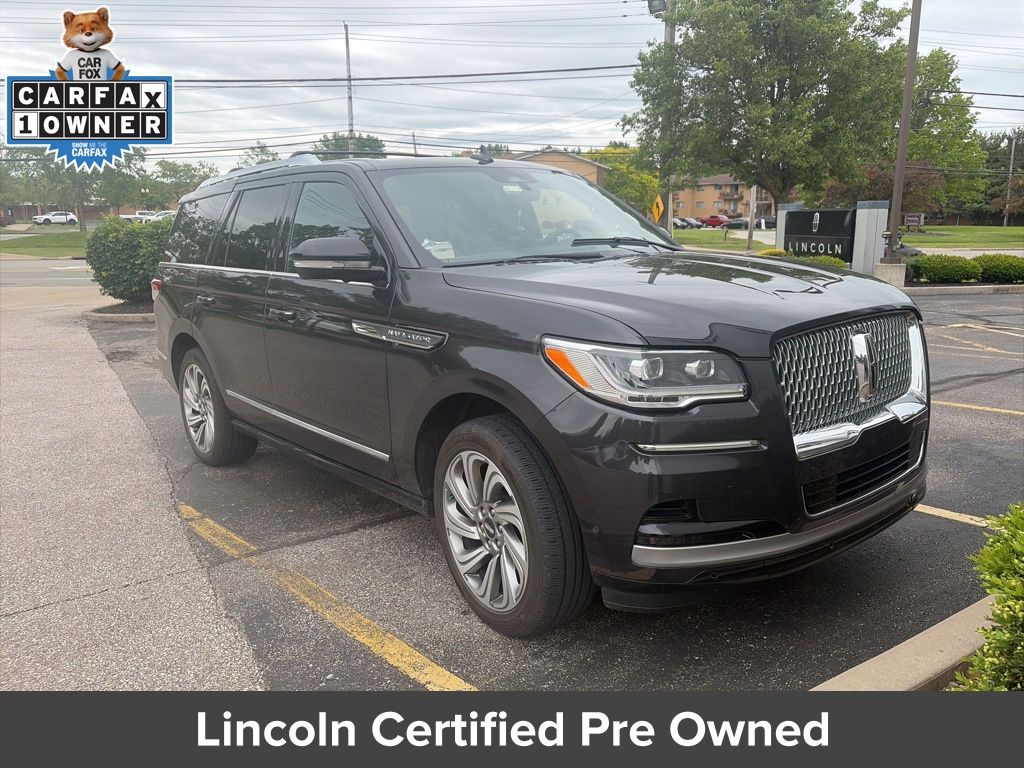 Gray 2022 Lincoln Navigator Reserve 4WD SUV / Crossover Four-Wheel Drive Automatic
