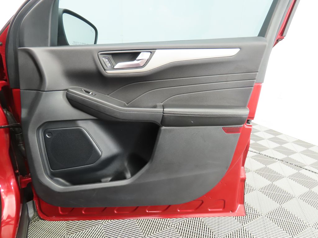 2021 Ford Escape SE 26