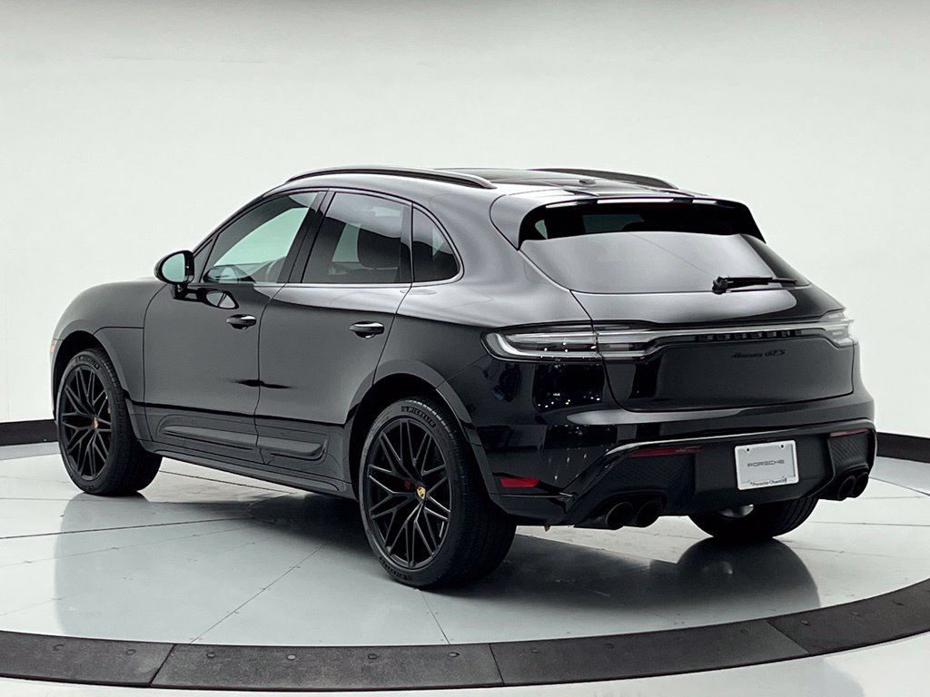 Thumbnail: 2024 Porsche Macan - 3