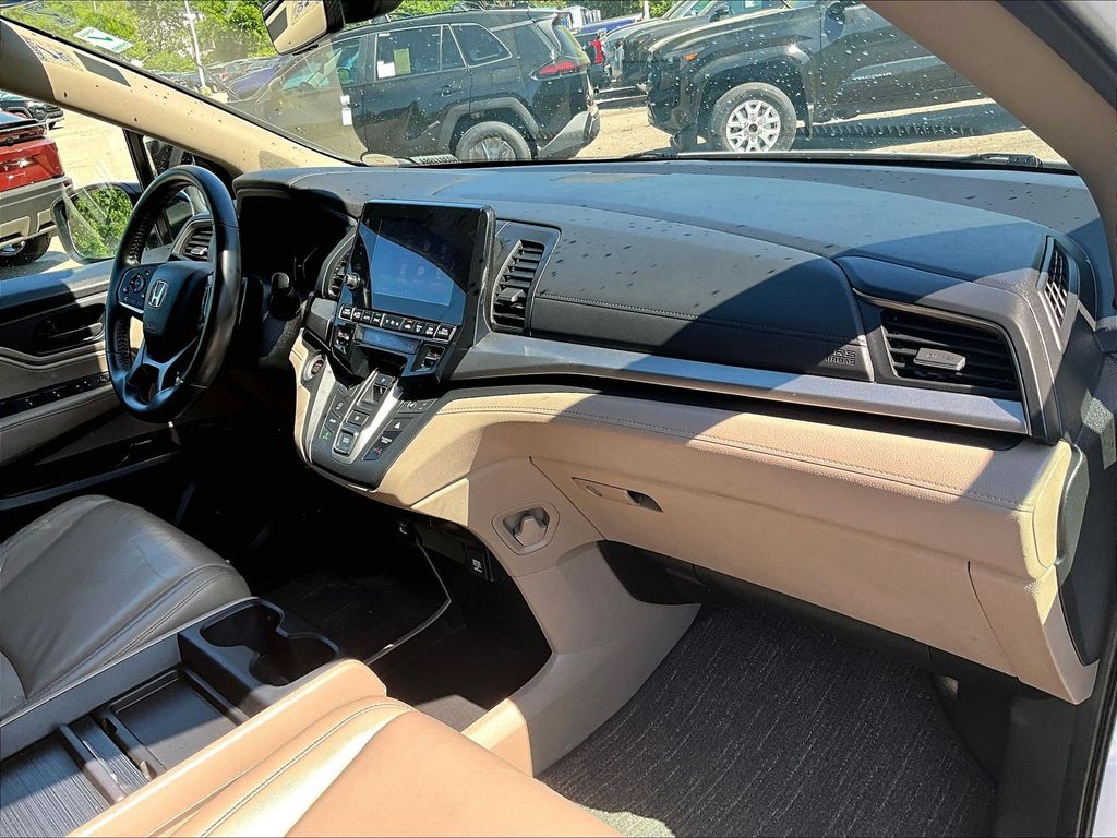 2021 Honda Odyssey — photo 14