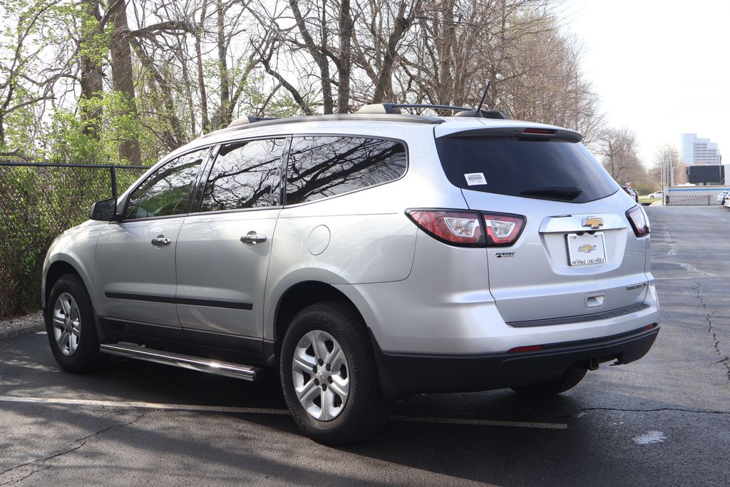 Thumbnail: 2016 Chevrolet Traverse - 6