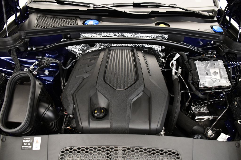 Thumbnail: 2025 Porsche Macan - 14