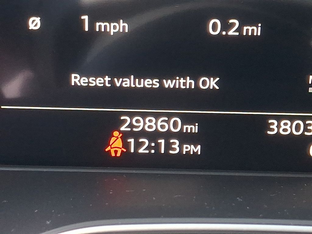 Thumbnail: 2023 Audi SQ5 - 21