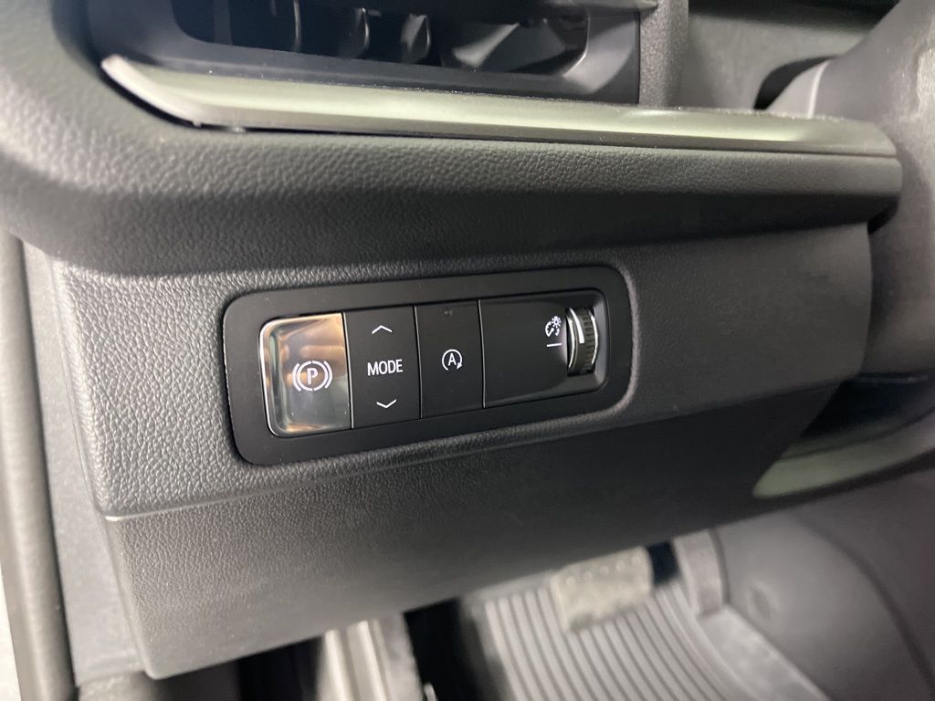 Thumbnail: 2026 Chevrolet Traverse - 30