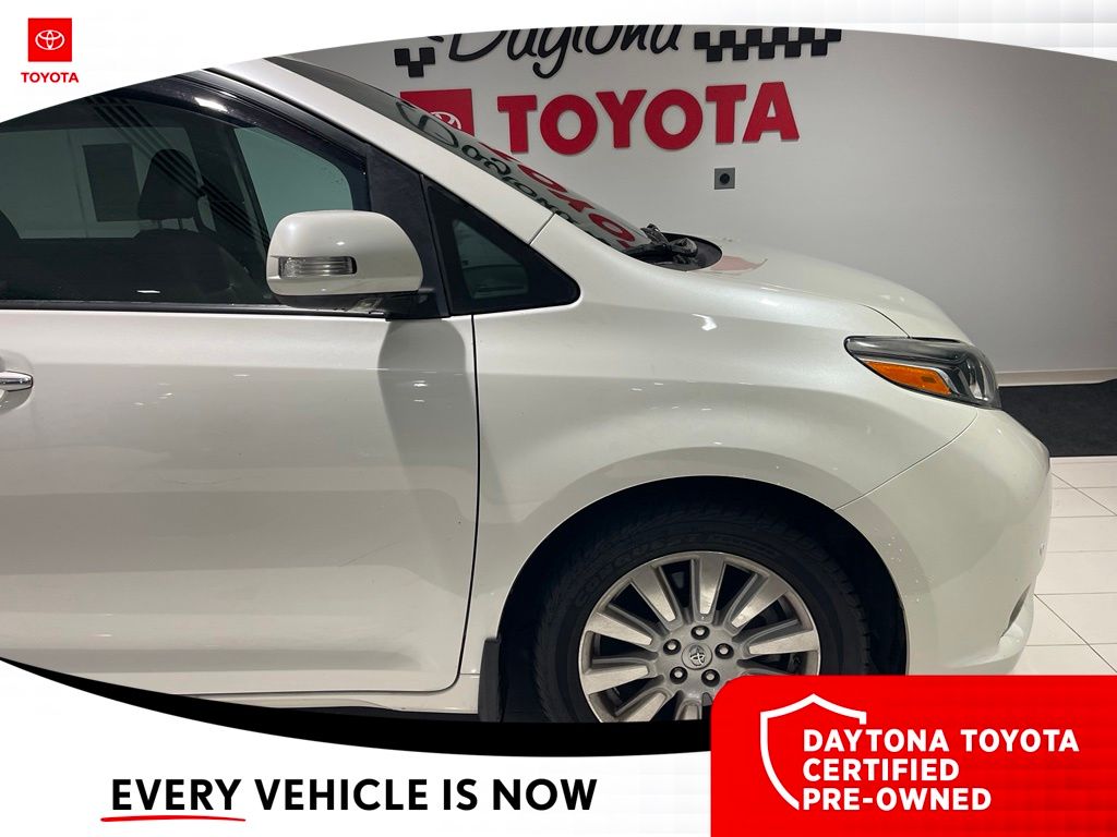 2017 Toyota Sienna Limited - Photo 9