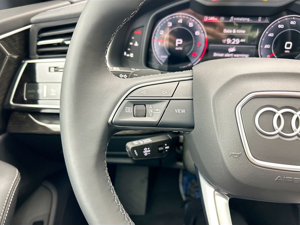 Thumbnail: 2026 Audi Q8 - 11