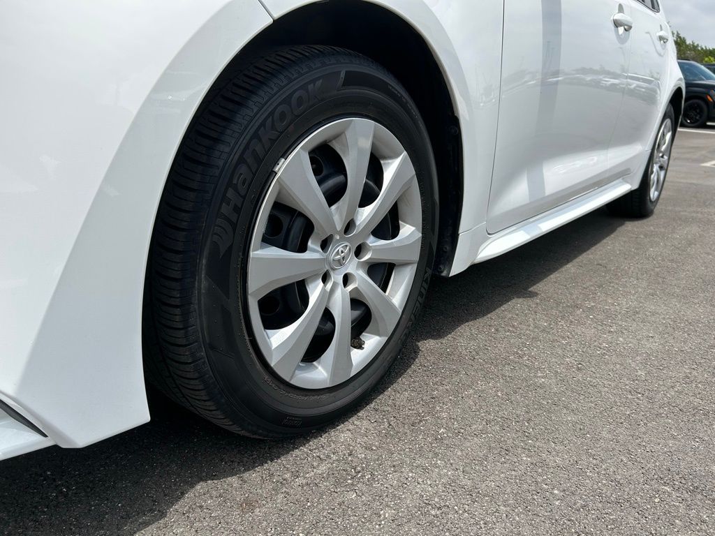 2021 Toyota Corolla LE 8