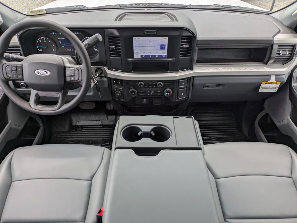 2026 Ford F-350 Chassis XL