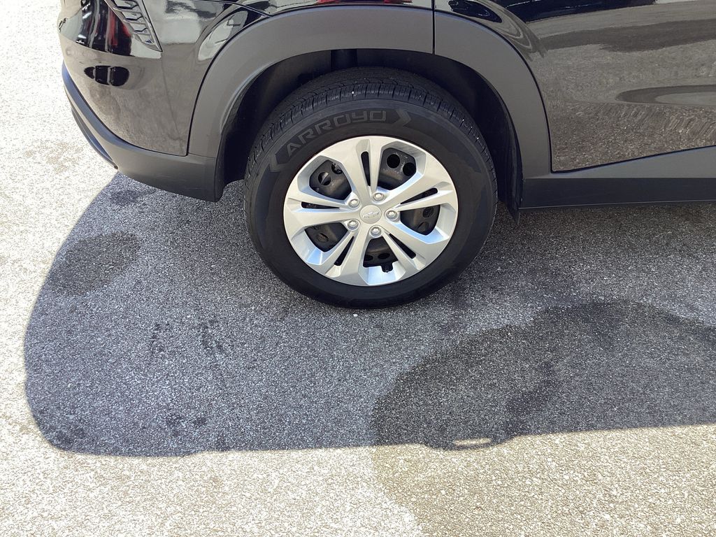Used 2024 Chevrolet Trax SUV