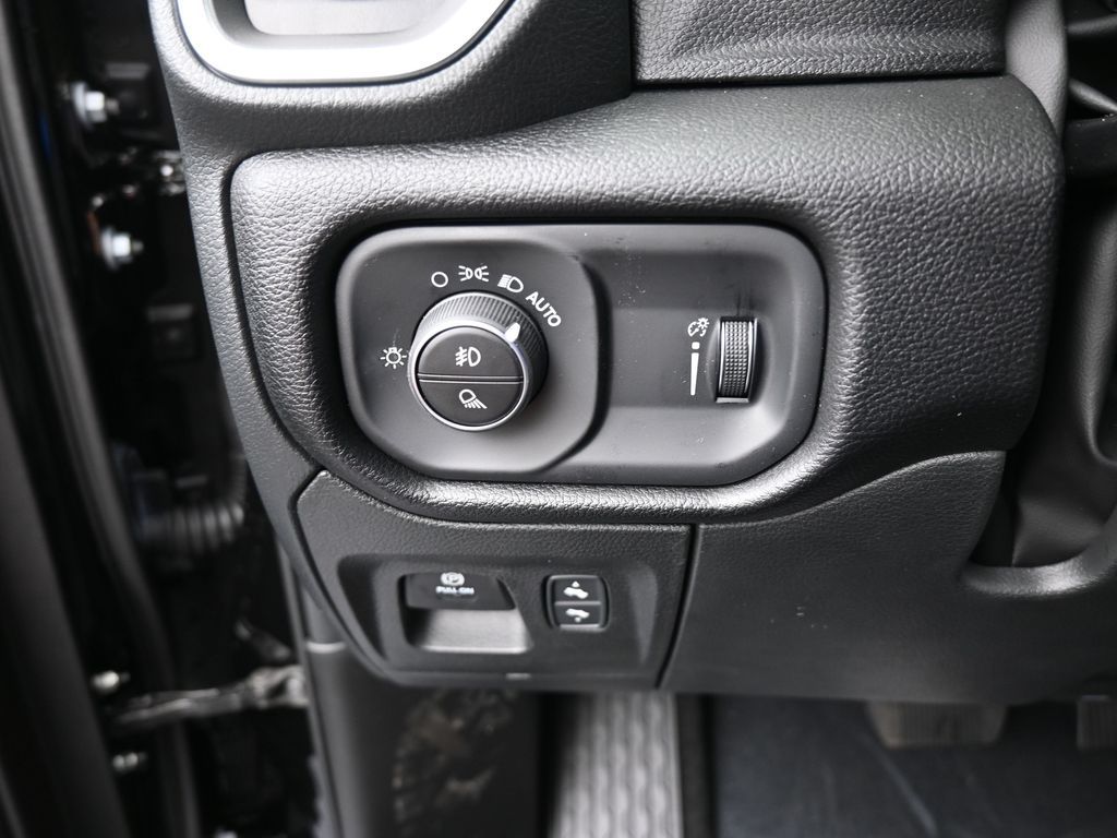 New 2026 Diamond Black Crystal Pearlcoat Ram Big Horn/Lone Star image 27