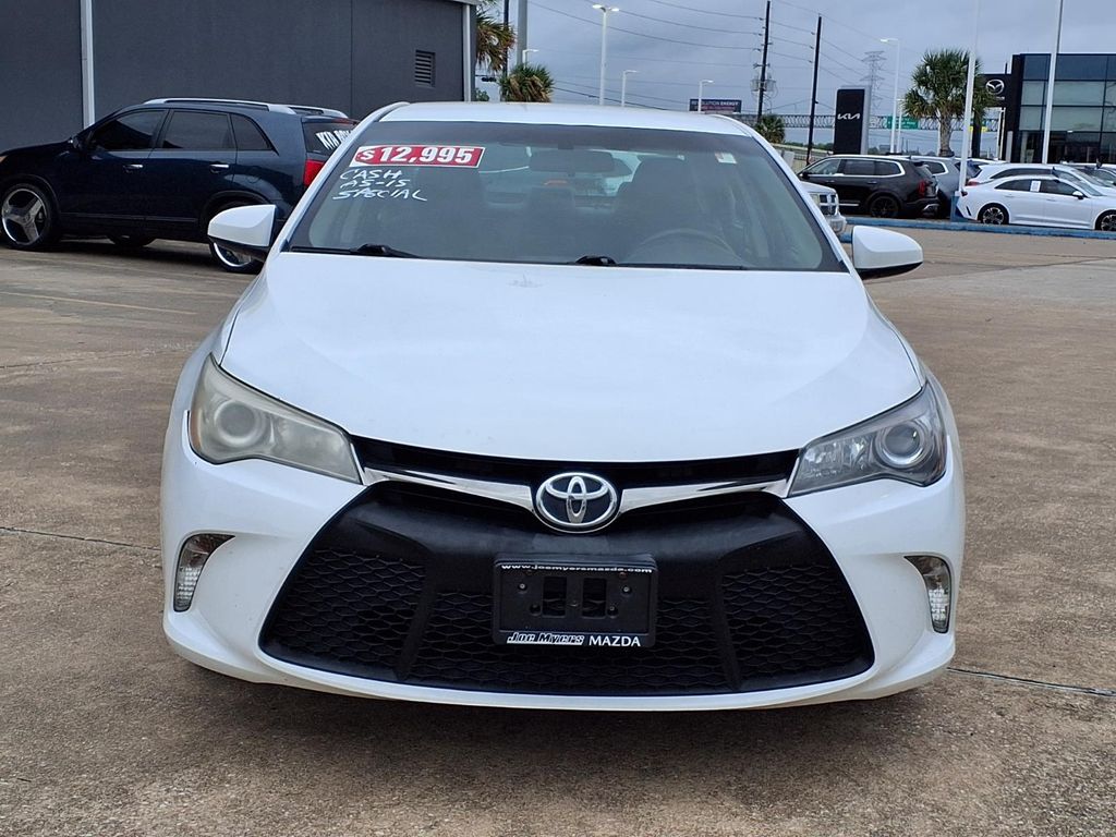 2015 Toyota Camry SE White at Gullo Toyota