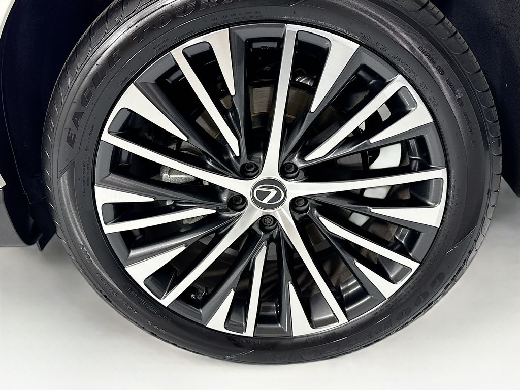 Thumbnail: 2024 Lexus RX - 32