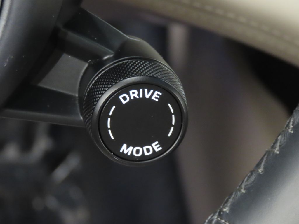 Thumbnail: 2023 Porsche Taycan - 22