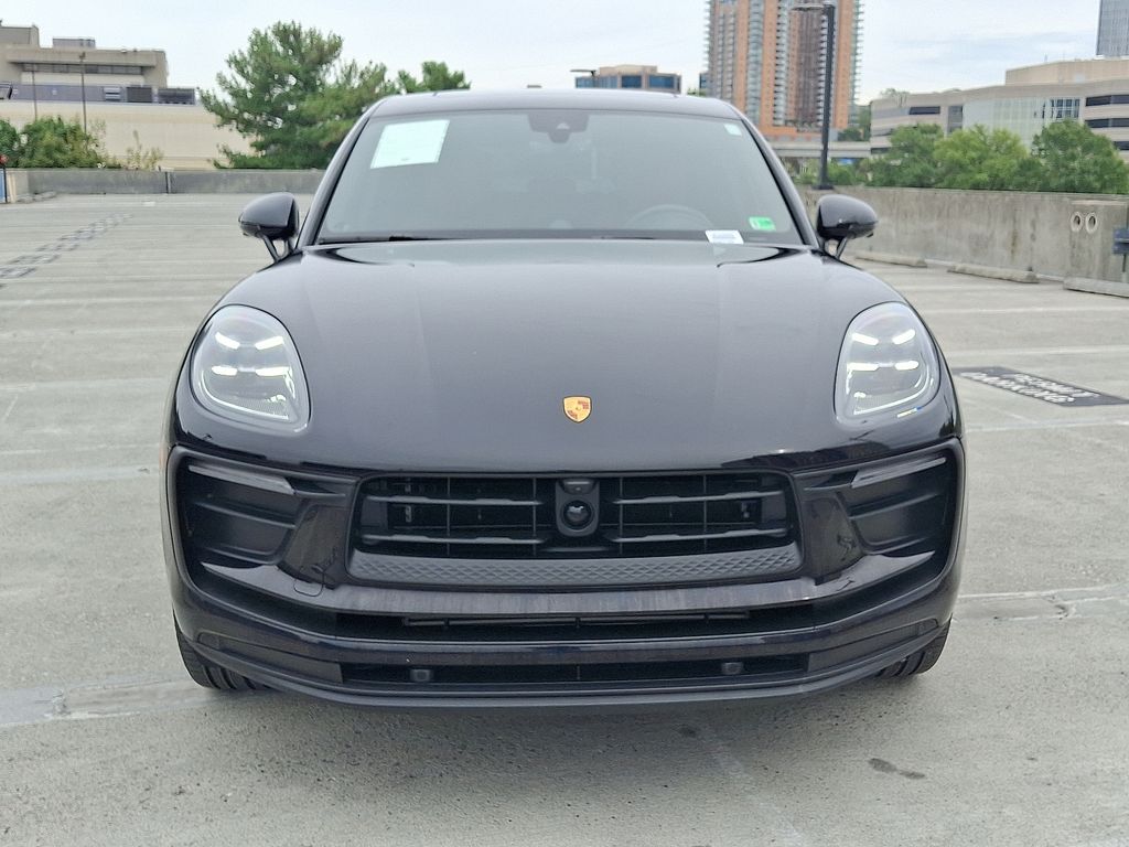 Thumbnail: 2025 Porsche Macan - 6