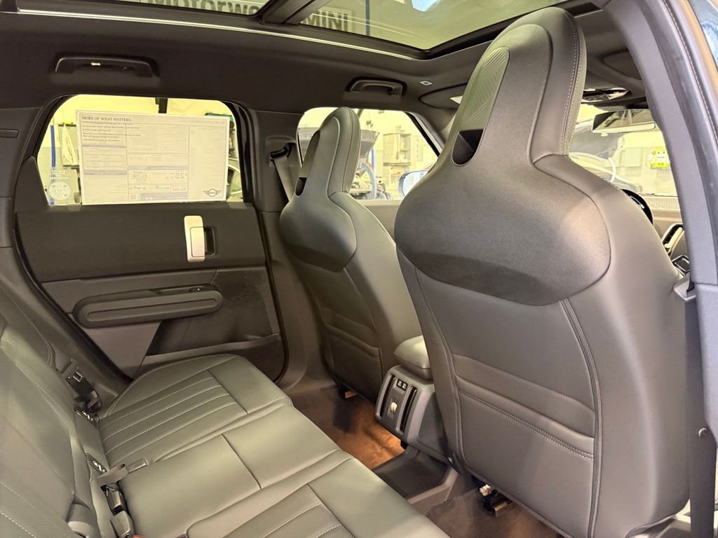 Thumbnail: 2027 MINI Cooper Countryman - 25
