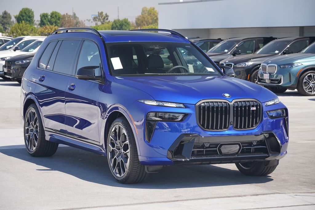 2025 BMW X7 M60i 3